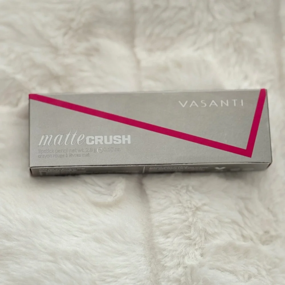VASANTI Matte Crush Lipstick Pencil – IT'S YOUR MAUVE Full Size 2.8g + Sharpener